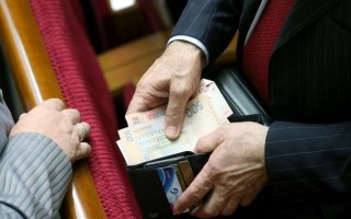 У Луценко проверят уплату налогов нардепа Мураева