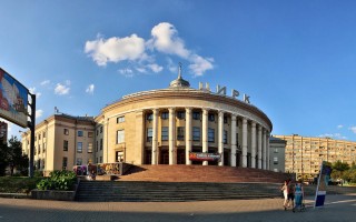 Киевский цирк и Киностудия им. Довженко выставлены на продажу, — СМИ