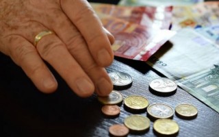 Часть пенсионеров получит надбавку в тысячу гривен