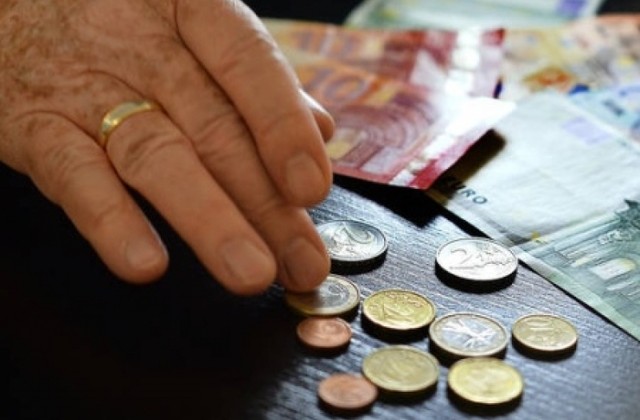 Часть пенсионеров получит надбавку в тысячу гривен