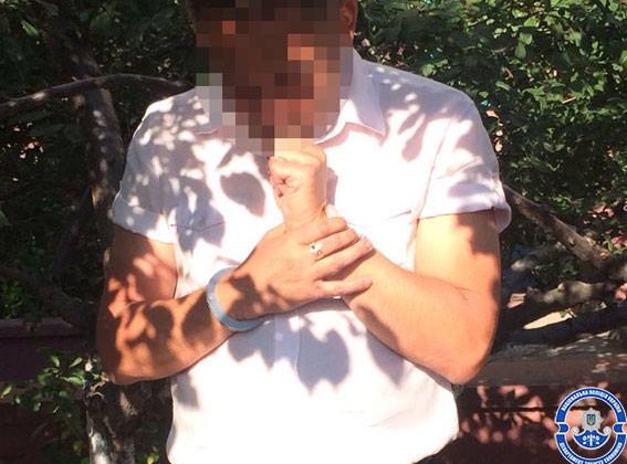 На взятке задержали чиновника КГГА