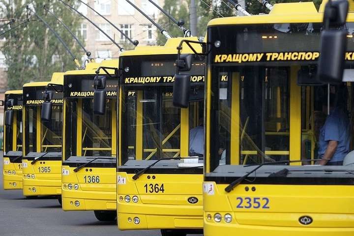 Столичные трамваи и троллейбусы будут ездить по новому графику