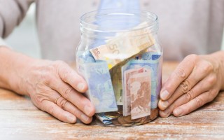 Пенсия в Украине зависит от двух факторов