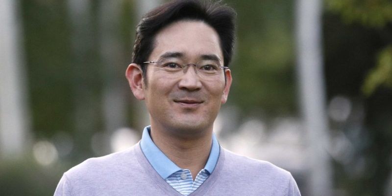 Вице-президент Samsung приговорен к тюрьме за взяточничество