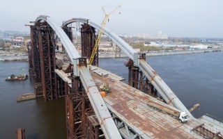 Кличко рассказал, когда достроят мост и запустят метро на Троещину