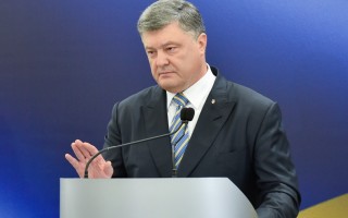 Президент призвал уделять должное внимание армии Украины
