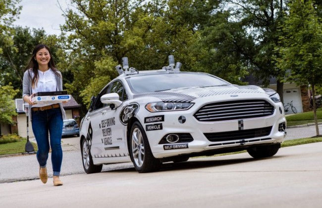 В США сеть ресторанов запустила доставку пиццы без курьера (фото, видео)