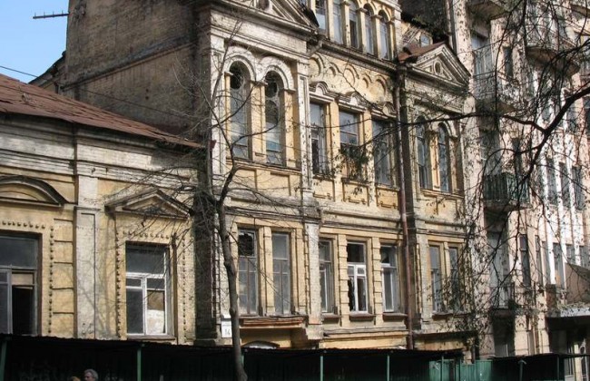 В історичному центрі Києва обвалився балкон