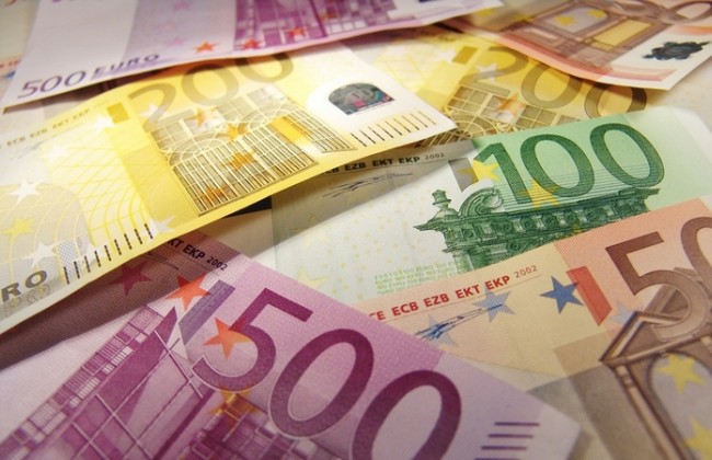 Гастарбайтери перевели на батьківщину колосальні гроші