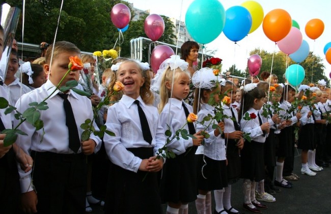 В Днепре чиновникам запретили приходить на 1 сентября для выступлений