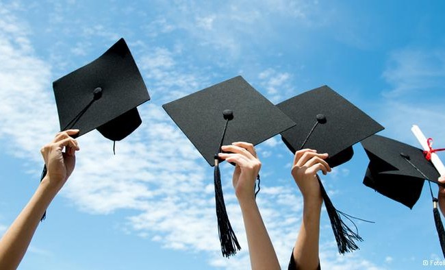 Чиновника КГГА подозревают в подделке диплома об образовании