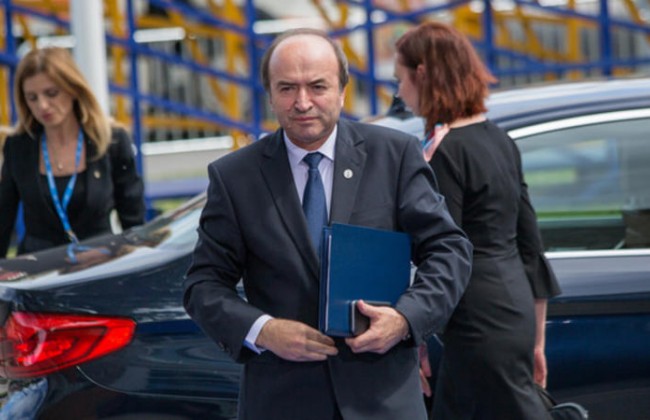 Еврокомиссия пригрозила Румынии из-за противоречивой судебной реформы