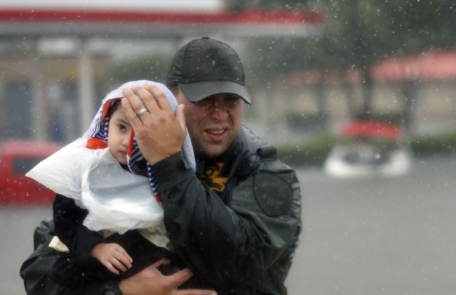 Тропический шторм в США забрал жизни 35 человек