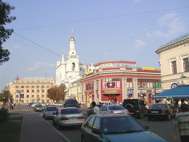 У центрі Києва тимчасово заборонять рух транспорту