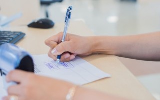 Правительство усилило контроль над сменой места жительства