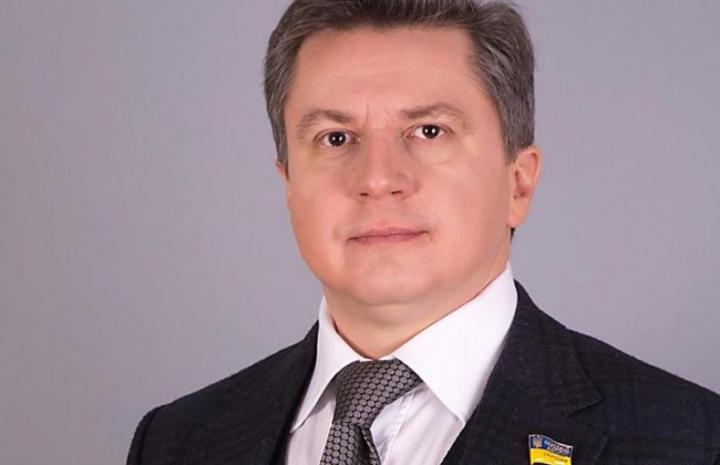 Суд разрешил арестовать иностранные счета сына Азарова