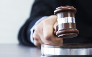 Правоохранителя будут судить за взрывчатку и оружие