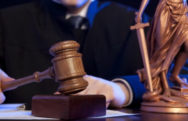 На судью попытались повлиять с помощью «зеленки»