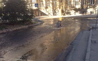 В Киеве две улицы ушли под воду