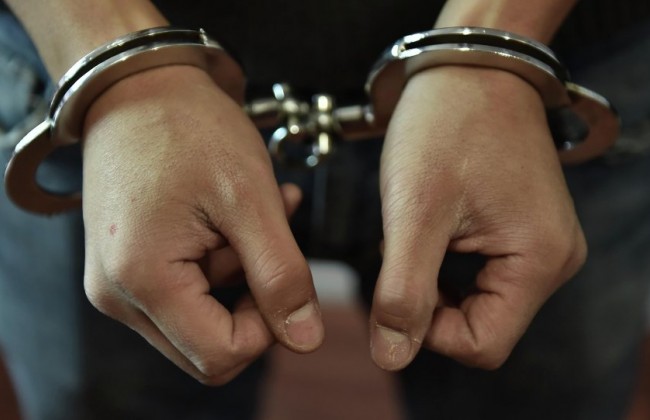 Взятки в полиции: правоохранитель систематически вымогал деньги у предпринимателя (фото)