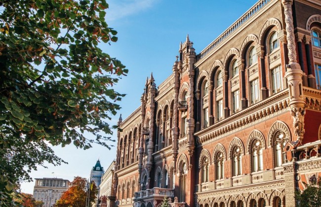 Нацбанк укрепил связи клиентов с банками