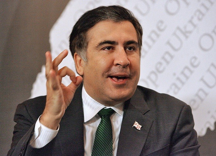 Достал уже: соцсети бурно отреагировали на брифинг Саакашвили под АП