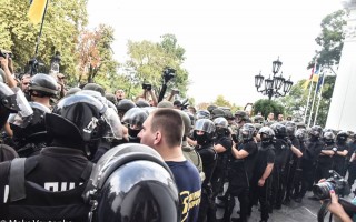 Митинг в Одессе: активисты проникли в здание мэрии (фото, видео)