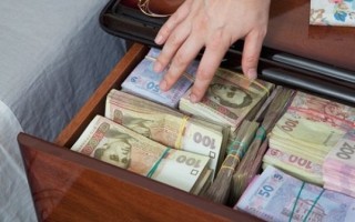 Председатель правления банка крупно проворовался