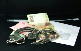 Завкафедрой института разоблачили на крупной взятке