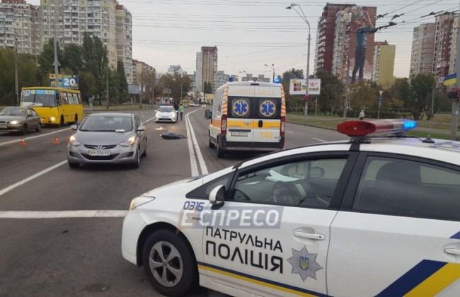 В Киеве джип насмерть сбил велосипедиста