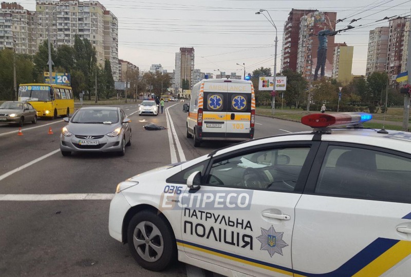 В Киеве джип насмерть сбил велосипедиста