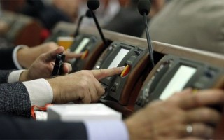 Как «голосовали» в Раде нардепы в сентябре
