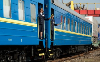 Взрывы в Калиновке: «Укрзализныця» изменила маршруты 47 поездов