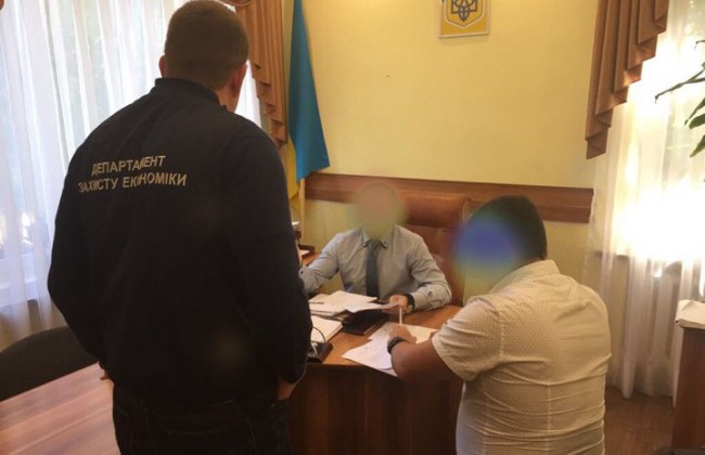 Судье на Закарпатье объявили о подозрении во взяточничестве