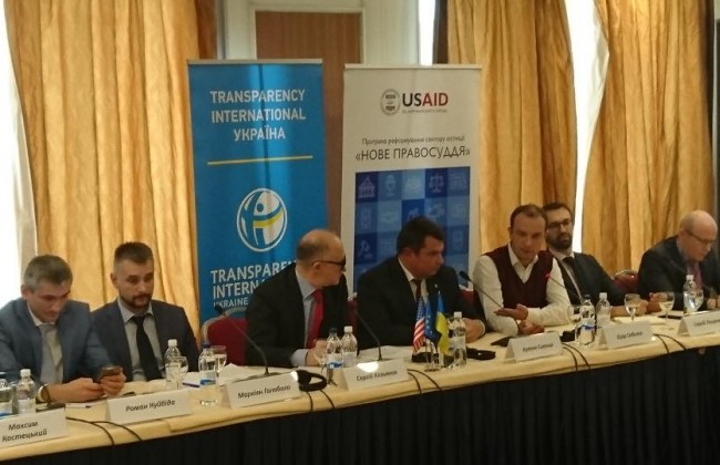 С чего нужно начинать борьбу с коррупцией