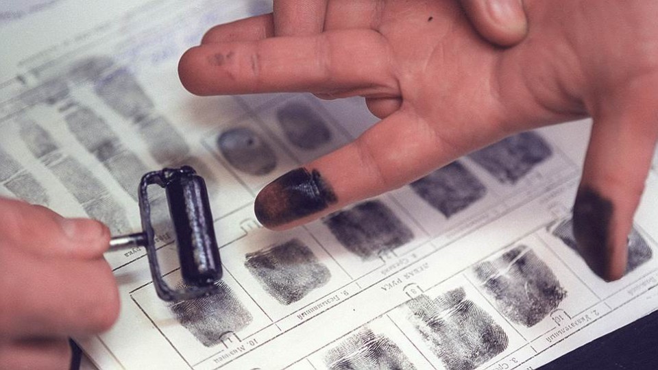 В России хотят брать у иностранцев отпечатки пальцев