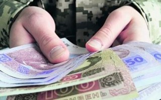 В Кабмине рассказали, как увеличат зарплаты военнослужащим