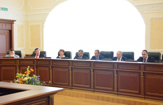 Еще 16 судей уволены в отставку