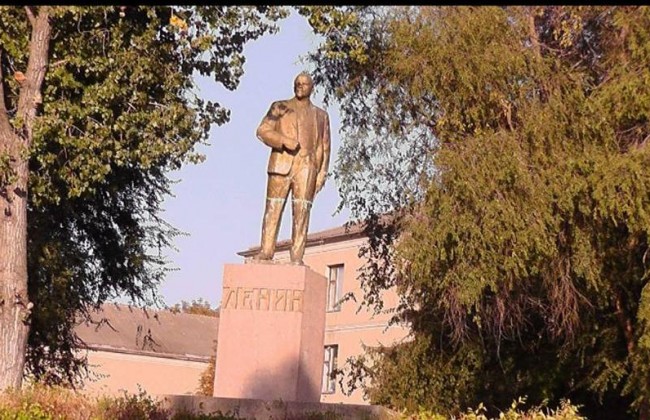 В Одесской области местные власти пошли против декоммунизации