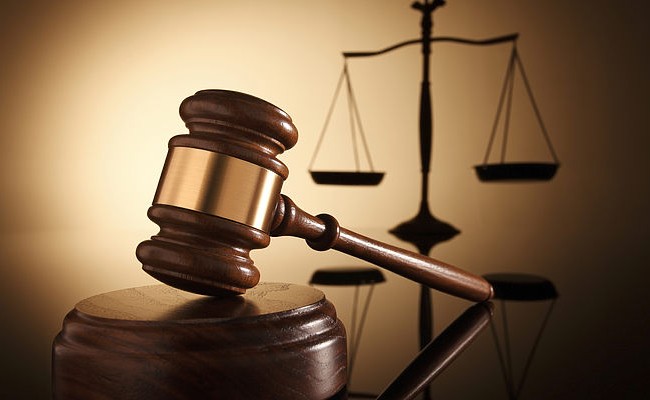 Четверо депутатов предстанут перед судом