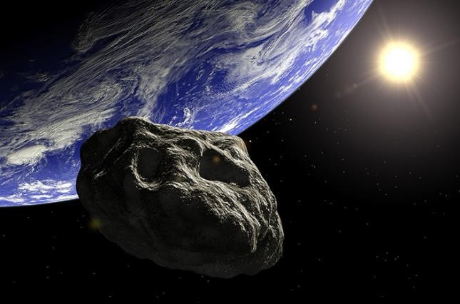 Рядом с Землей пролетел огромный астероид