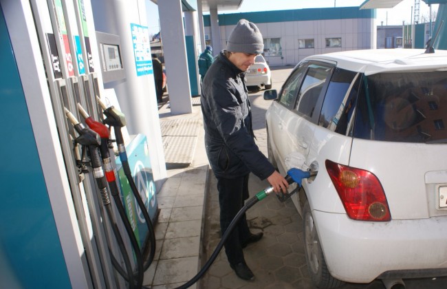 Почему топливо прибавило 2,5 грн к стоимости