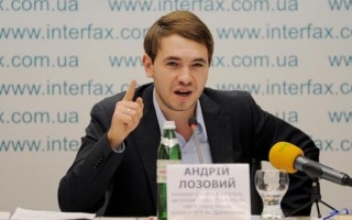 Политики и пользователи соцсетей раскритиковали поправки Лозового