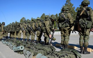 В России хотят запретить военным «светиться» в соцсетях