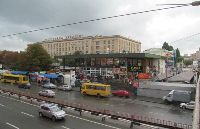 Семеро подростков оказались в больнице из-за бесплатного майонеза