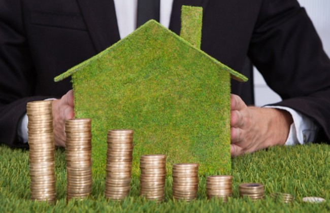 Податок на землю: чи треба платити збір при зміні власника нерухомості