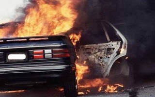 В Киеве на ходу загорелся автомобиль
