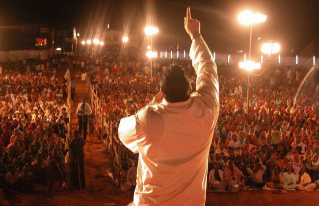 Вымогают деньги и разбивают семьи: как работают сектанты в Украине