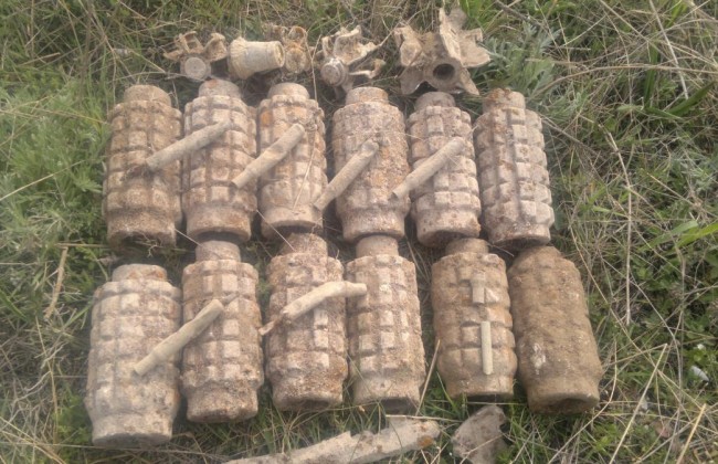 На школьном дворе в столице откопали снаряды времен Второй мировой войны (фото).