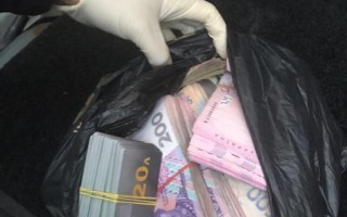 В Киеве разоблачили конвертцентр, обслуживающий госпредприятия (фото)
